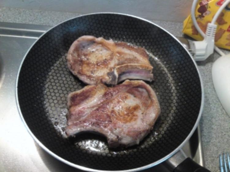 Schweinekotelett mit Pfifferlingsauce auf Lasagnette - schnell ...