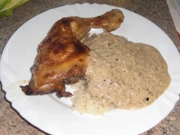 Hähnchen-Keulen mit Schafskäse-Oliven-Soße - Rezept