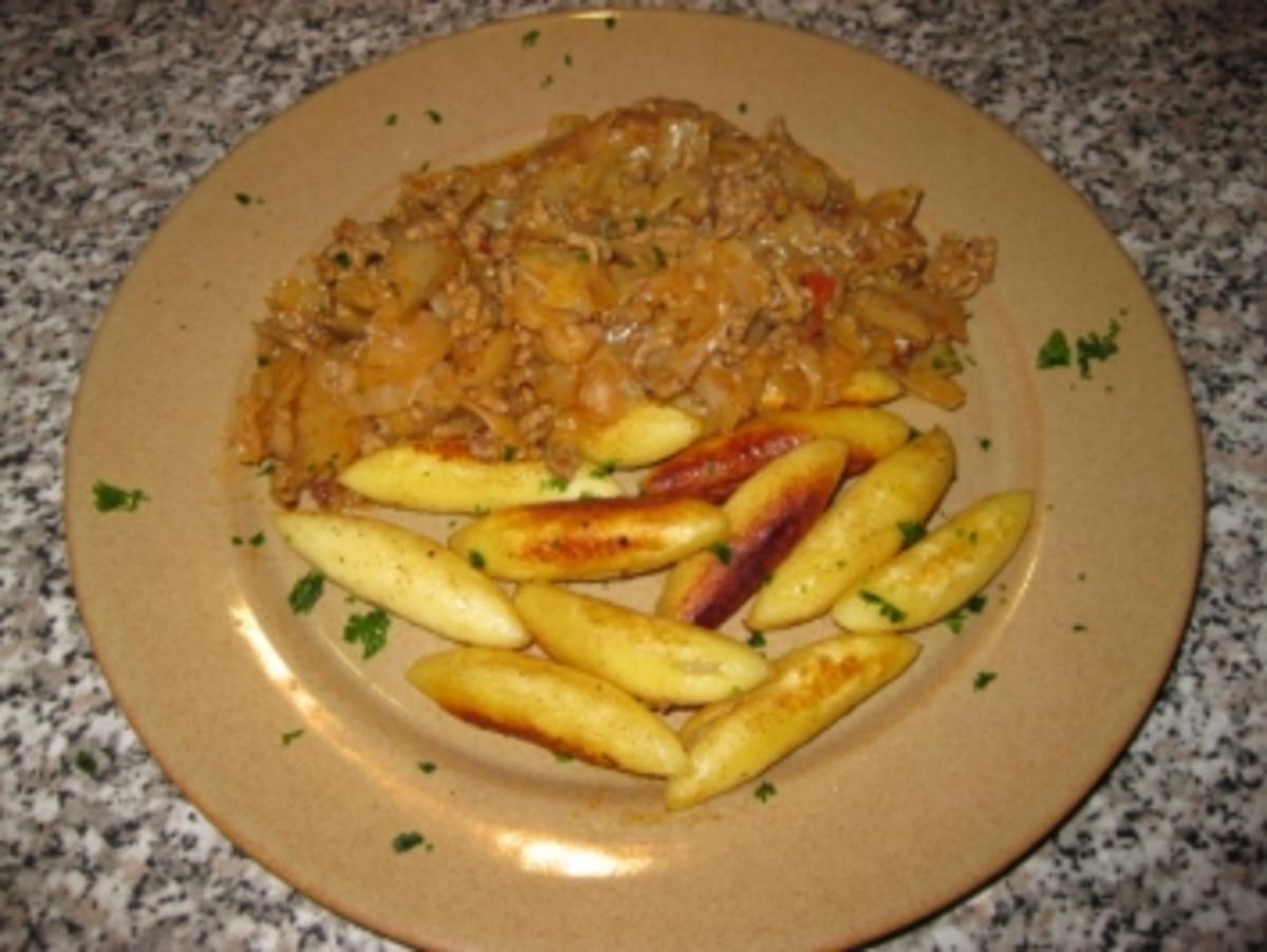 Krautpfanne mit Schupfnudeln - Rezept mit Bild - kochbar.de