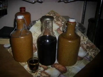 Liköre: Holunder-Honig-Likör - Rezept