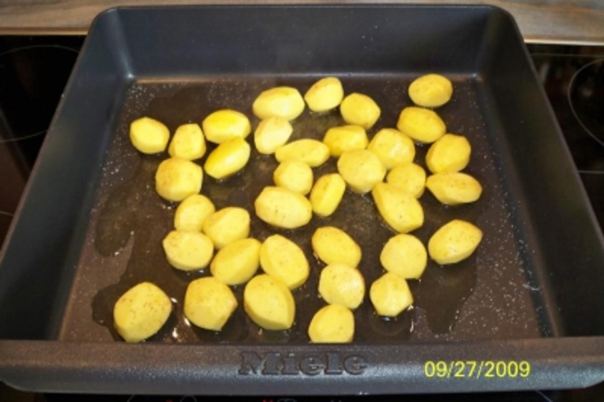 Lammkeule unter Paprikagemüse mit Rosmarinkartoffeln - Rezept - Bild Nr. 4
