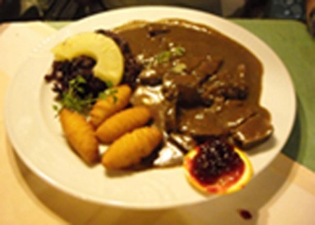 Rehgulasch Mit Reh Fleisch Frisch Und Zwiebel Gewurfelt Rezept Mit Bild Kochbar De