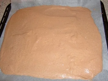 BISKUITROULADE mit SAUERKIRSCHEN - Rezept - Bild Nr. 2