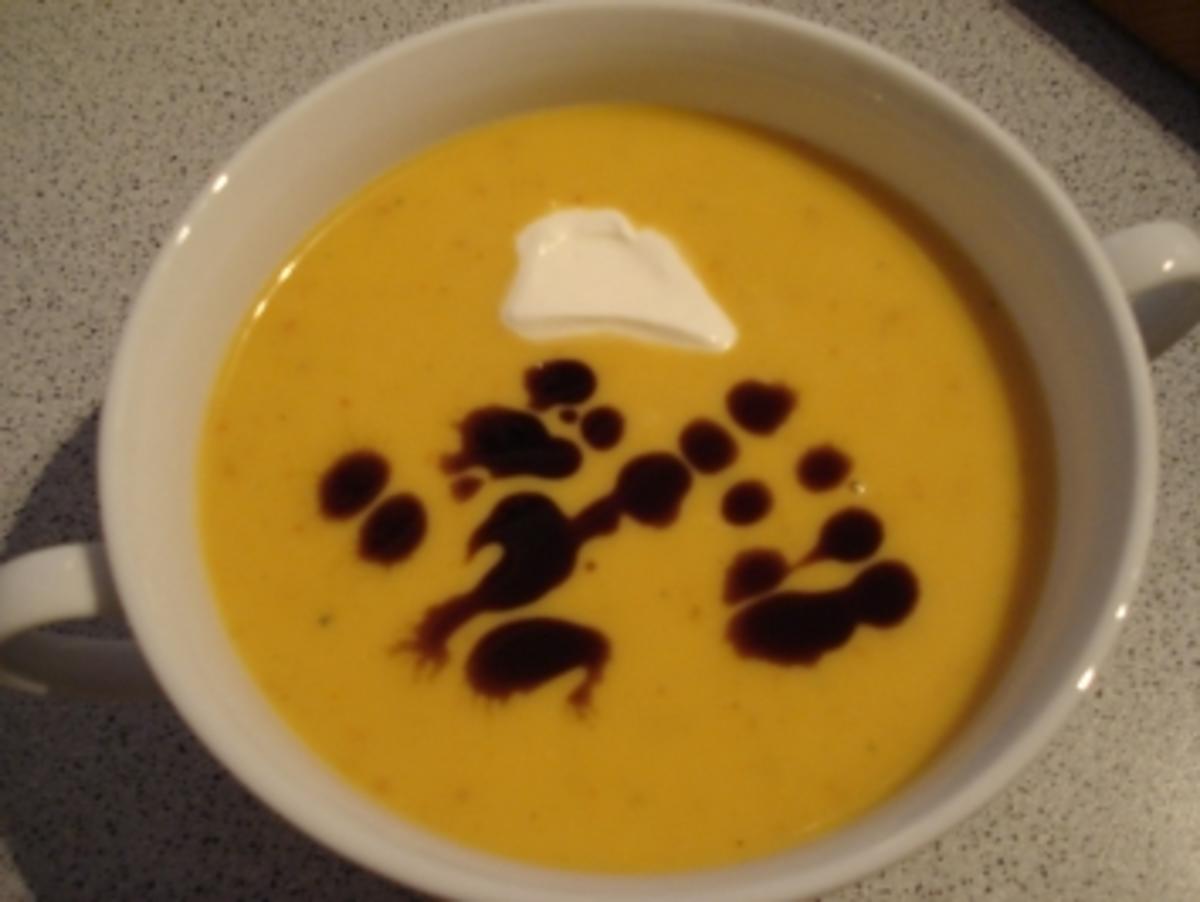 Bilder für Kürbiscremesuppe mit steirischem Kürbiskernöl - Rezept