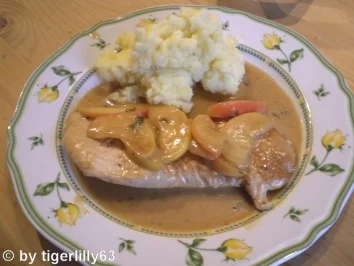 Rezept: Putenschnitzel in Thymiansauce Putenschnitzel in Thymiansauce - Rezept