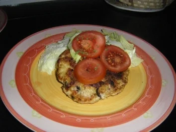 Mediterrane Hähnchenburger mit Knoblauch-Kartoffelpüree - Rezept