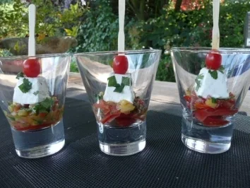 Rezept: GLASFOOD 2 :ZIEGENKÄSE AUF MANGOSALSA Bild Nr. 2 GLASFOOD 2 :ZIEGENKÄSE AUF MANGOSALSA - Rezept - Bild Nr. 2