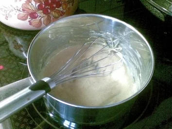 Rezept: Dill-Senf-Sauce zu Graved-Lachs-Brötchen Bild Nr. 3 Dill-Senf-Sauce zu Graved-Lachs-Brötchen - Rezept - Bild Nr. 3