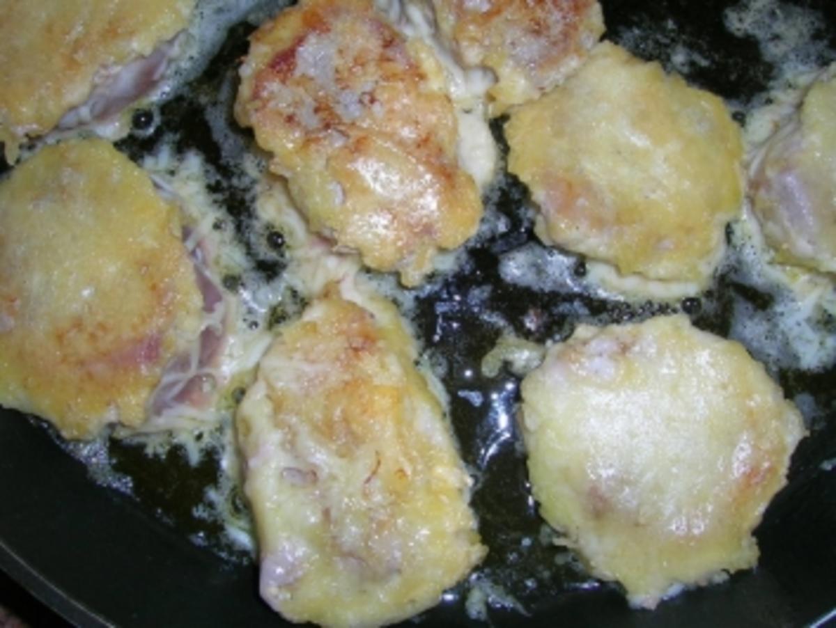 Schweinefiletmedaillons in der Käsekruste mit Fusilli Lunghi und Tomatensauce - Rezept - Bild Nr. 6