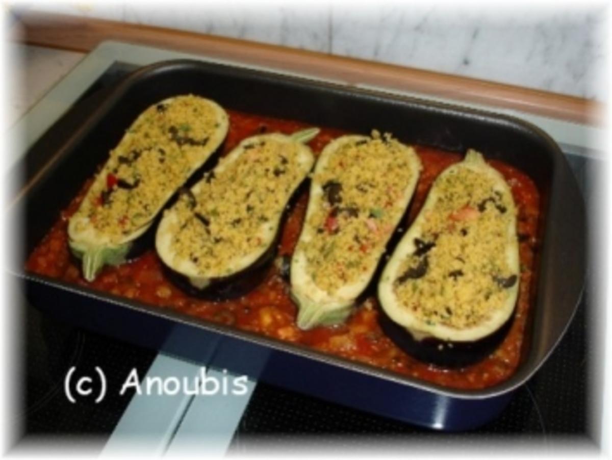 Hauptgericht vegetarisch - Gefüllte Aubergine mit Couscous - Rezept ...