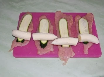 Rezept: Puten - Roulade mit Tomatensoße Bild Nr. 4 Puten - Roulade mit Tomatensoße - Rezept - Bild Nr. 4