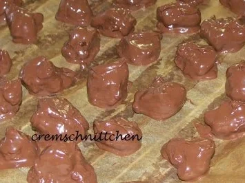 Rezept: Nusskrokantpralinen Bild Nr. 8 Nusskrokantpralinen - Rezept - Bild Nr. 8