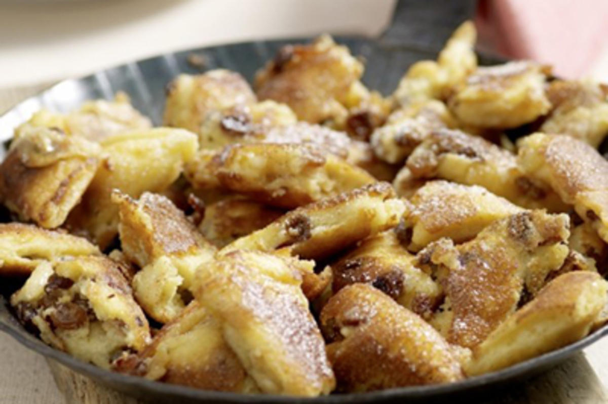 Kaiserschmarrn Dieses Rezept stammt aus dem "Bauer sucht Frau"
Kochbuch! Rezept von Bauer sucht Frau