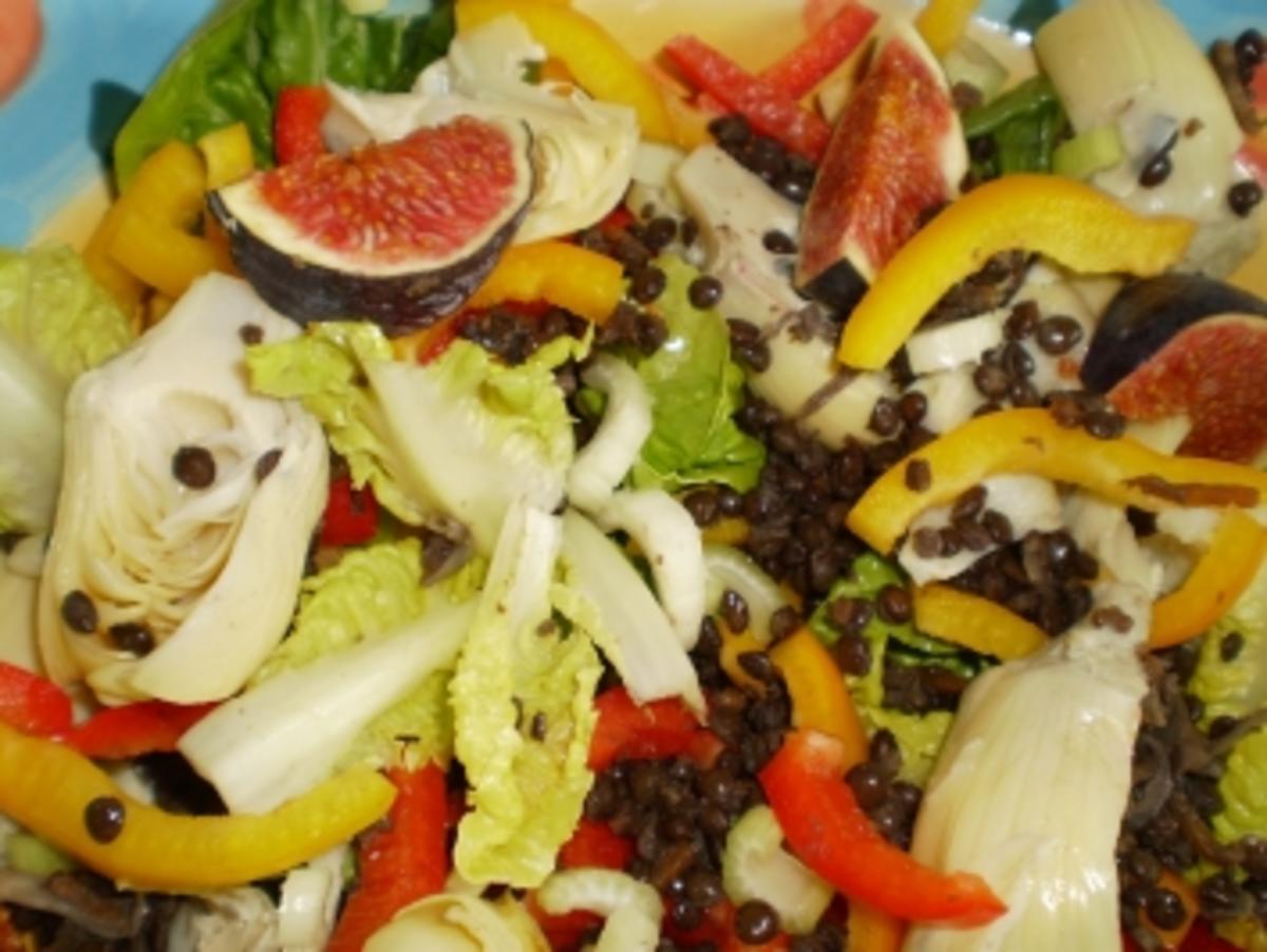 Bunter Salat mit Feigen und Linsenvinaigrette - Rezept