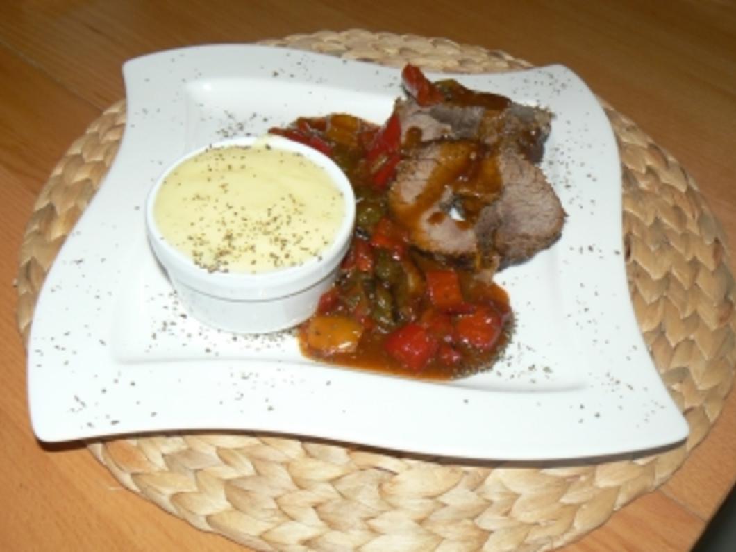 Rinderrollbraten mit Paprikagulasch und Kartoffelcreme - Rezept ...