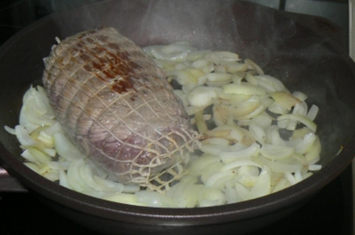 Rinderrollbraten mit Paprikagulasch und Kartoffelcreme - Rezept - Bild Nr. 3