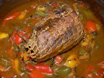 Rezept: Rinderrollbraten mit Paprikagulasch und Kartoffelcreme Bild Nr. 5 Rinderrollbraten mit Paprikagulasch und Kartoffelcreme - Rezept - Bild Nr. 5