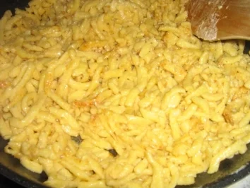 Rezept: Medaillions auf Spätzle, überbacken mit Tomate-Mozarella Bild Nr. 5 Medaillions auf Spätzle, überbacken mit Tomate-Mozarella - Rezept - Bild Nr. 5