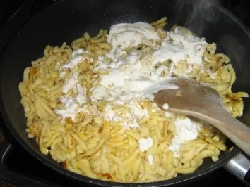 Rezept: Medaillions auf Spätzle, überbacken mit Tomate-Mozarella Bild Nr. 4 Medaillions auf Spätzle, überbacken mit Tomate-Mozarella - Rezept - Bild Nr. 4