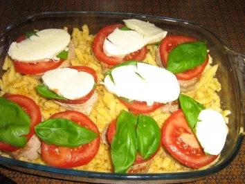 Rezept: Medaillions auf Spätzle, überbacken mit Tomate-Mozarella Bild Nr. 8 Medaillions auf Spätzle, überbacken mit Tomate-Mozarella - Rezept - Bild Nr. 8