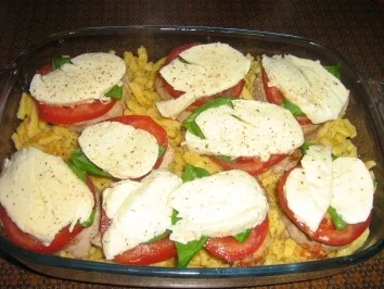 Rezept: Medaillions auf Spätzle, überbacken mit Tomate-Mozarella Bild Nr. 9 Medaillions auf Spätzle, überbacken mit Tomate-Mozarella - Rezept - Bild Nr. 9