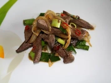 Kalbsleber thai-style mit Peperoni - Rezept