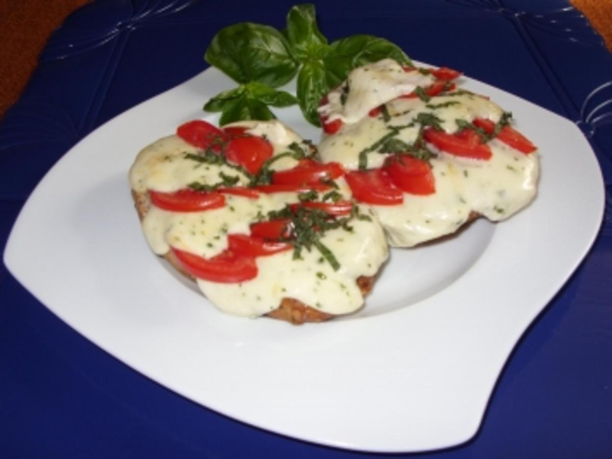 Überbackenes Mozarella-Tomaten-Brötchen - Rezept - Bild Nr. 5