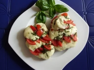 Überbackenes Mozarella-Tomaten-Brötchen - Rezept - Bild Nr. 4