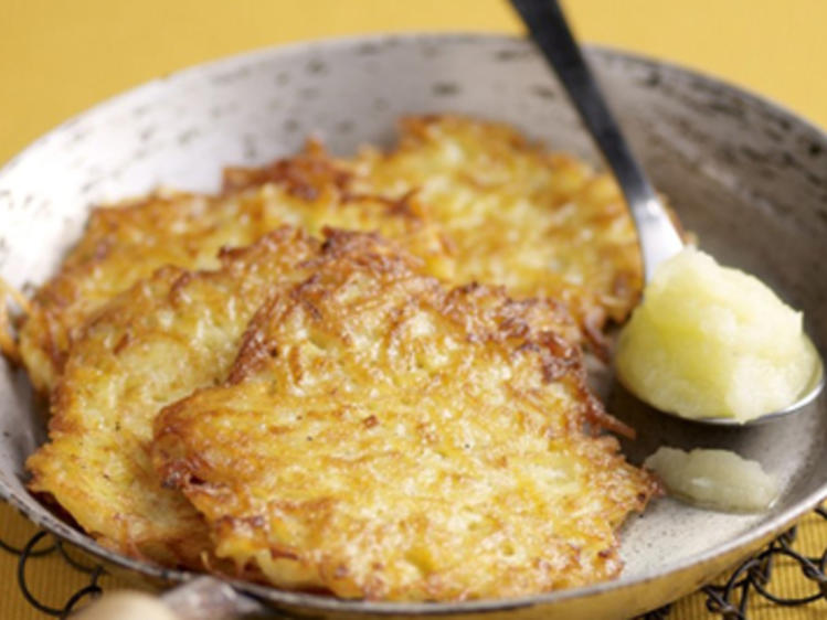 Reibekuchen mit schnellem Apfelkompott - Rezept - kochbar.de