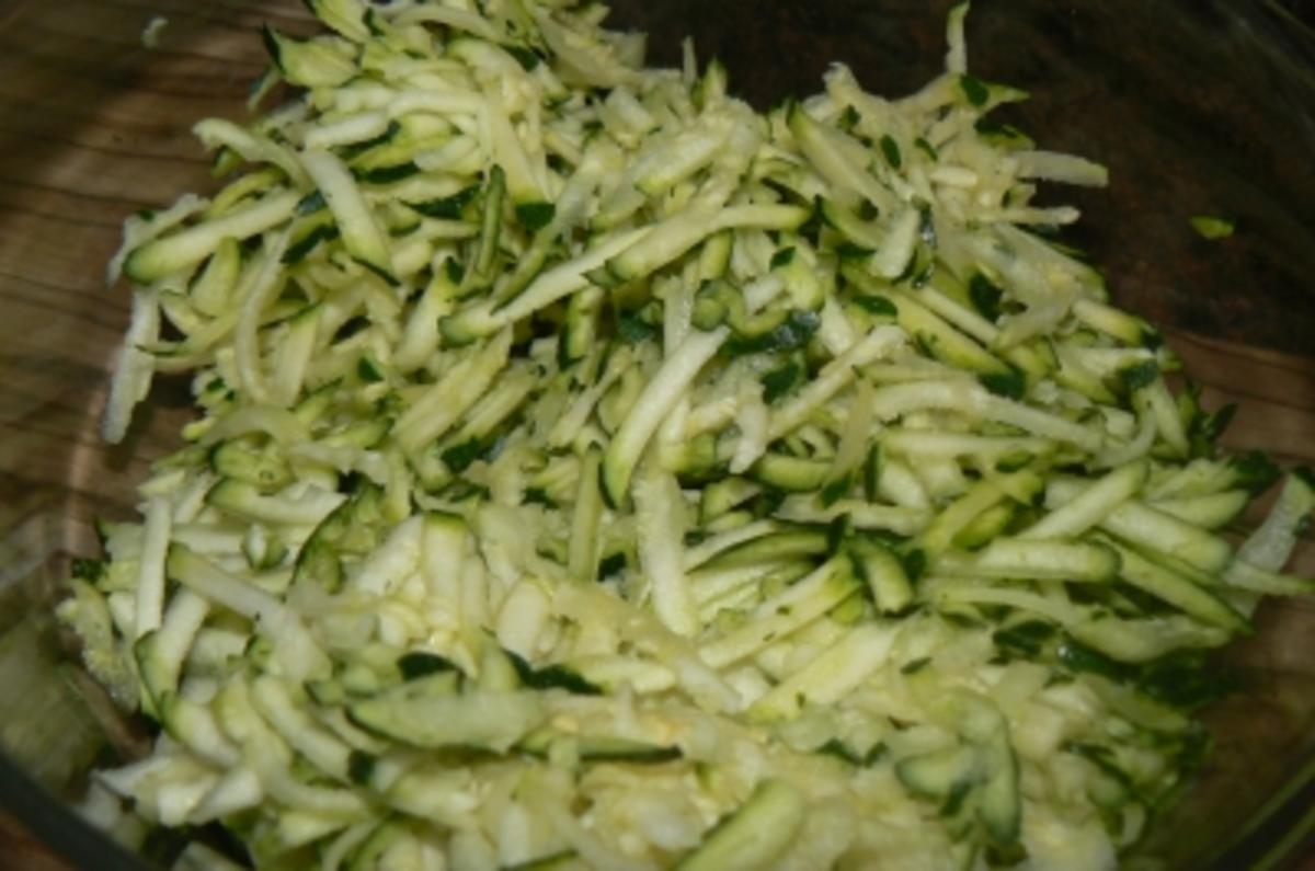 Zucchini-Hackfleischpfanne mit Spaghetti tri colore - Rezept - Bild Nr. 3