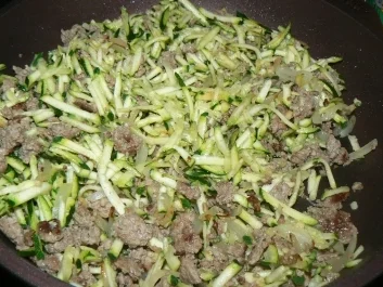 Zucchini-Hackfleischpfanne mit Spaghetti tri colore - Rezept - Bild Nr. 4