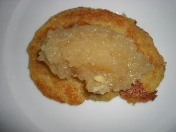 Rezept: Kartoffel- Grumbeerpfannekuchen mit Apfelmus Kartoffel- Grumbeerpfannekuchen mit Apfelmus - Rezept