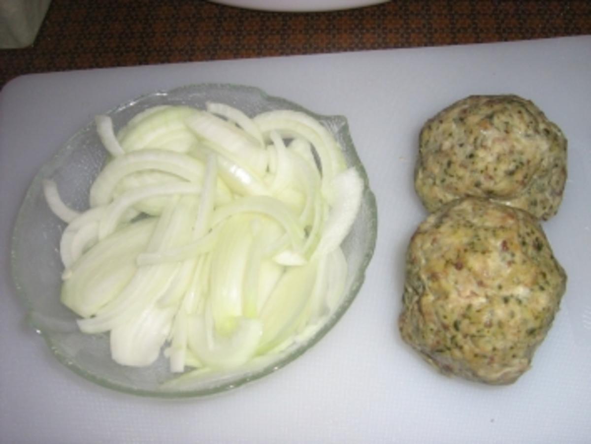 Sauerkraut mit Leberknödel und Rippchen an Pürree - Rezept - Bild Nr. 6