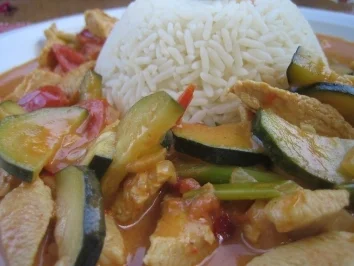 Indian Butter-Chicken Makhani mit Zucchini, Tomaten und Reis - Rezept