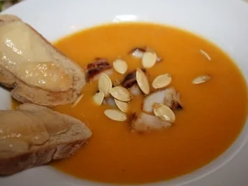 Rezept: Edles Kürbissüppchen mit Jakobsmuscheln Bild Nr. 8 Edles Kürbissüppchen mit Jakobsmuscheln - Rezept - Bild Nr. 8