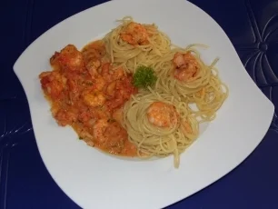 Rezept: Spaghettitürmchen mit Rießengarnelen auf Tomaten-Sahnesugo Bild Nr. 8 Spaghettitürmchen mit Rießengarnelen auf Tomaten-Sahnesugo - Rezept - Bild Nr. 8