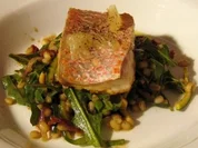 Gerstensalat mit Rucola, Red Snapper und Balsamico-Honig-Senf-Dressing - Rezept