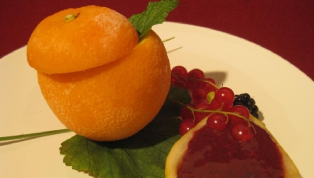 Orangencreme mit Beerenmus - Rezept