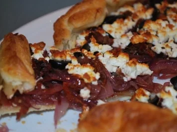 Rezept: Rote Zwiebel-Quiche mit Feta Bild Nr. 2 Rote Zwiebel-Quiche mit Feta - Rezept - Bild Nr. 2