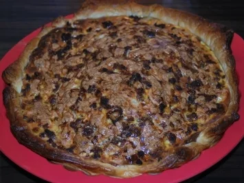 Hackquiche mit Feigen und Datteln - Rezept