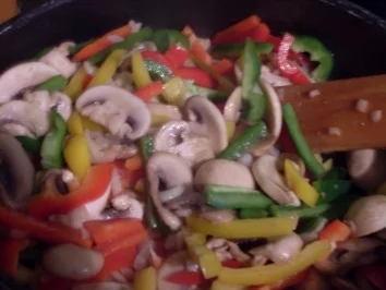 Puten-Paprika-Pfanne mit Pilzen - Rezept - Bild Nr. 6