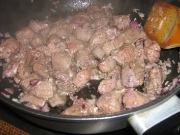 Rezept: Hirschgulasch-Hubertus von Rosa Bild Nr. 4 Hirschgulasch-Hubertus von Rosa - Rezept - Bild Nr. 4