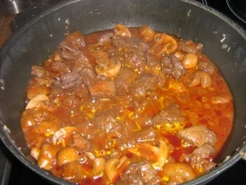 Rezept: Hirschgulasch-Hubertus von Rosa Bild Nr. 6 Hirschgulasch-Hubertus von Rosa - Rezept - Bild Nr. 6