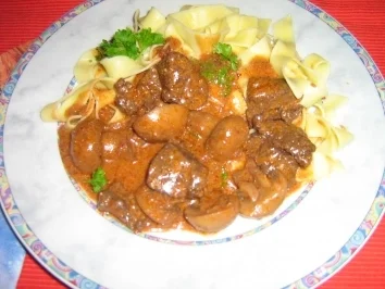 Rezept: Hirschgulasch-Hubertus von Rosa Bild Nr. 11 Hirschgulasch-Hubertus von Rosa - Rezept - Bild Nr. 11