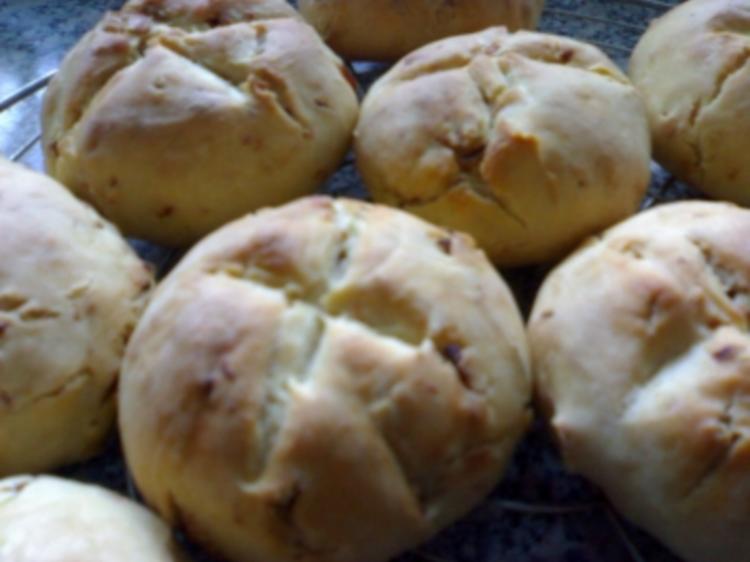 Röstzwiebel Schinken Brötchen - einfach - 238 kcal/100g