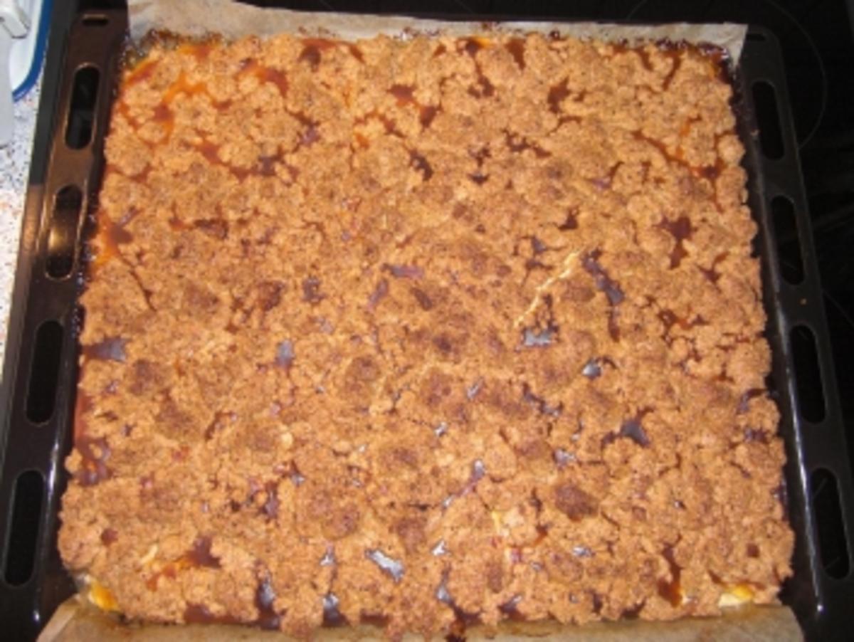 Apfelkuchen mit Pudding und Nussstreuseln - Rezept - Bild Nr. 2