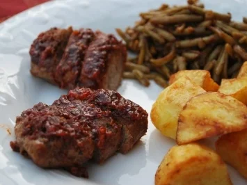 Rezept: Lammrücken mit Tomaten-Honig-Kruste Lammrücken mit Tomaten-Honig-Kruste - Rezept