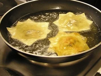 Asiatische Wantans mit süßer Bananenfüllung - Rezept - Bild Nr. 2