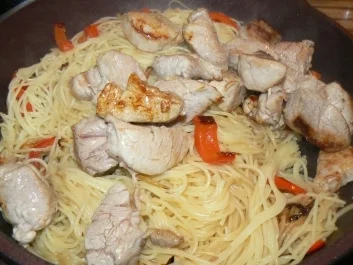 Rezept: gebratene Nudeln Bild Nr. 4 gebratene Nudeln - Rezept - Bild Nr. 4