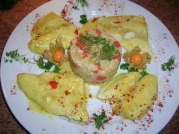 Rezept: Pangasiusfilet in sanfter Curry-Chili-Sahne-Sauce mit Reis-Linsen-Paprika-Törtchen Pangasiusfilet in sanfter Curry-Chili-Sahne-Sauce mit Reis-Linsen-Paprika-Törtchen - Rezept